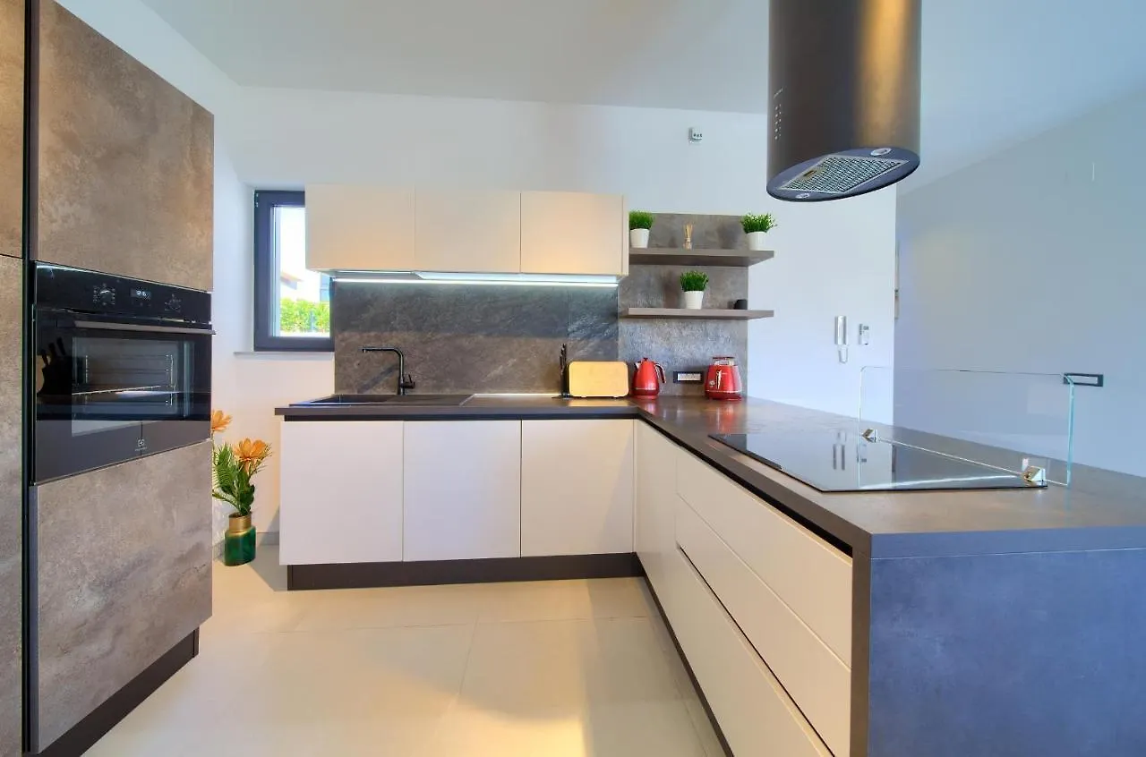 Holiday House Villa Lucija Linardići