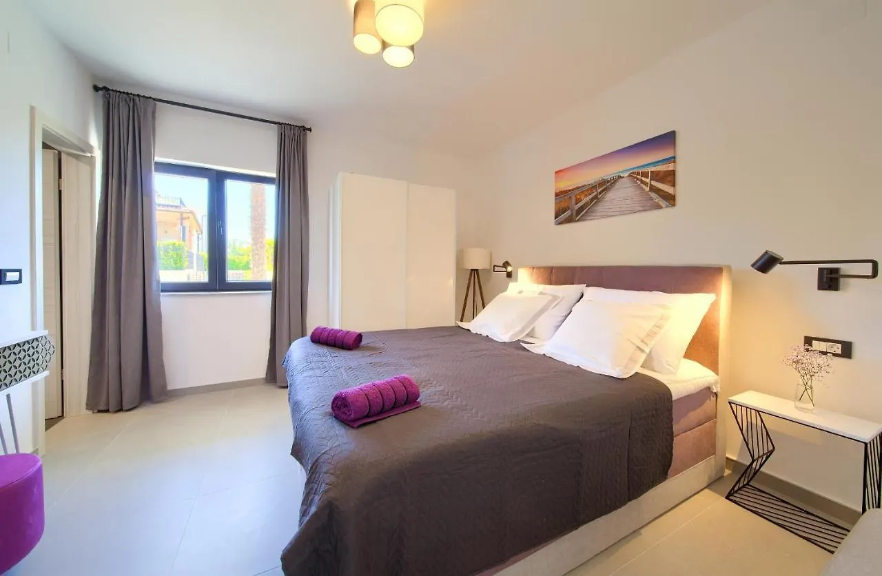 Holiday House Villa Lucija Linardići