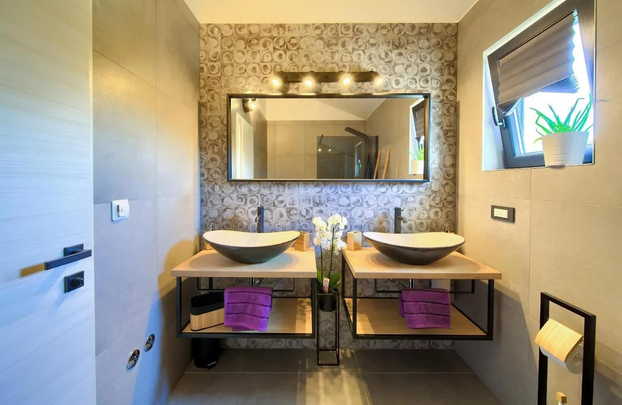 Holiday House Villa Lucija Linardići